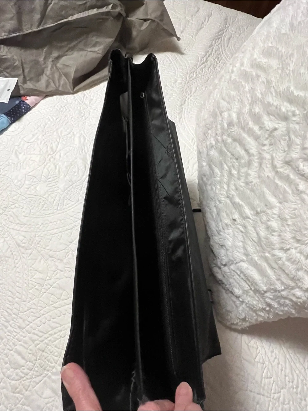 Kenneth Cole Reaction Black Leather Messenger Bag with Adjustable Strap